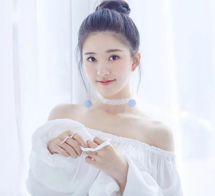 真实身高与颜值对比_女明星身高揭秘_163身高的女明星