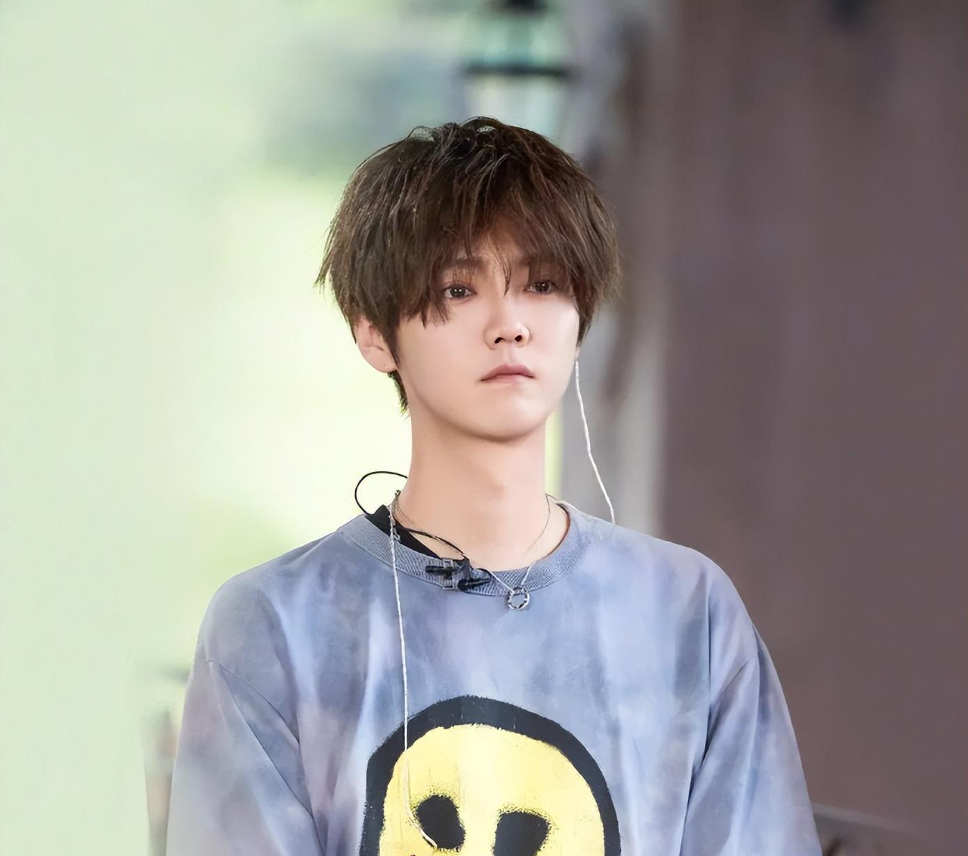 鹿晗娱乐圈人缘变化_穿越娱乐圈ps鹿晗_鹿晗生日现状