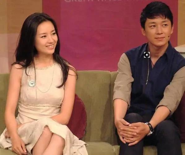 娱乐圈忘记拉窗帘出轨事件_娱乐圈出轨的男人_明星出轨被偷拍没拉窗帘